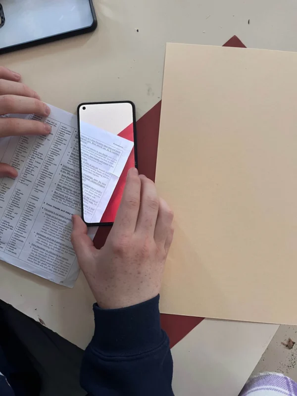 Keretezés telefonnal